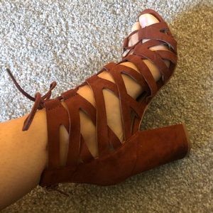 Lace up block heels, 7